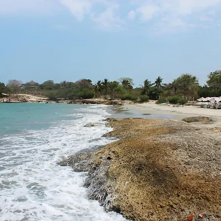 Suemar De Playa En Isla De Tierra Bomba