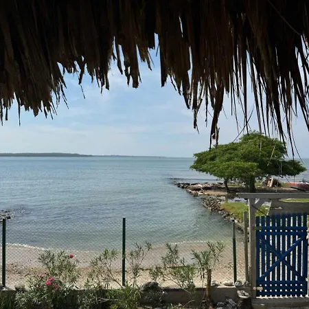Suemar De Playa En Isla De Tierra Bomba *