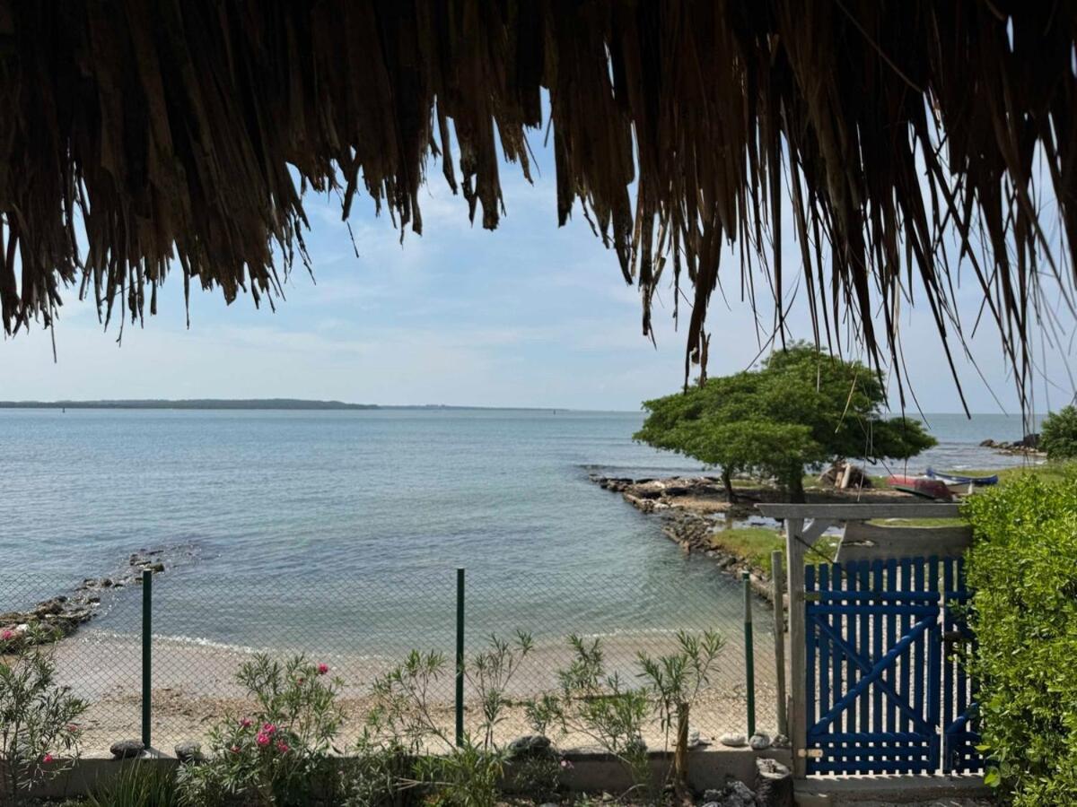 Suemar De Playa En Isla De Tierra Bomba *